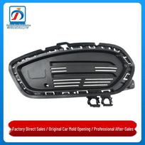 Mercedes-Benz CLA klasės W117 priekinio buferio grotelių oro paėmimo angos pagrindas (Dalies numeriai 1178852222 ir 1178852322) Passenger Side Right black