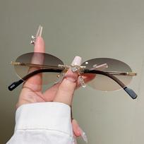 Metal Rimless Oval Sunglasses Vintage Trendy Fashion Sunglasses UV Protection Sunglasses  Driving Style 3