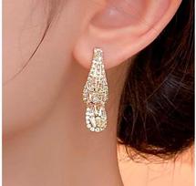 Elegant Drop Earrings for Women Crystal Embellished Dangle Design Lightweight Comfortable Fit Suitable for Various Occasions One Size