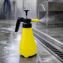1.8 L Alkali Resistant Pressure Sprayer Large Capacity Caustic Spray Bottle HeavyDuty