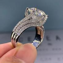 Sparkling Twisted Metal Inlaid White Zircon Ring For WomenS Daily Wear To Receptions Jewelry Gift High Quality 5