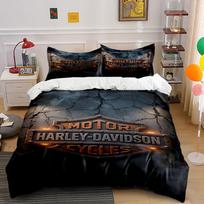 Harley-Davidson logotipas. Patalynės komplektai Antklodžių užvalkalų komplektai Antklodžių užvalkalai Pagalvės užvalkalai(1*Antklodės užvalkalas 2*Pagalvių užvalkalai be antklodės įdaro) 135x200cm