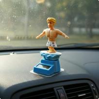 Solar Bobblehead Vehicle Ornament Bobble Head Surfing Boy Cartoon Style Swinging balta