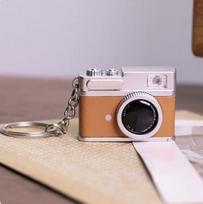 Retro Style Miniature Camera Keychain with Leather Strap Vintage Design Compact Size Durable Metal Chain Accessory for Bags and Keys one size ruda