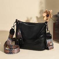 Vintage Style Women'S Shoulder Bag Spacious Crossbody Bags with Adjustable Strap Zipper Closure Multiple Pockets Lightweight Fashion Design Purse