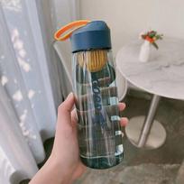 Large Capacity Plastic Water Bottle with Rope for Outdoor Sports Portable Filter Cup 480ml (logo can be customized) tamsiai ruda spalva