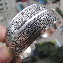 Tibeto sidabru padengtas Tibeto Totem Bangle Juvelyriniai rankogaliai plati apyrankė Antic Women white