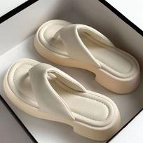 Thick-soled flip-flops women's summer outer wear heightening non-slip seaside beach high-end 2025 new sandals 35 smėlis