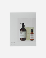 „Meraki“ – dovanų dėžutė su savaiminio įdegio lašais, vonios pirštine, kūno losjonu – balta – 140 g, 100 ml, 490 ml