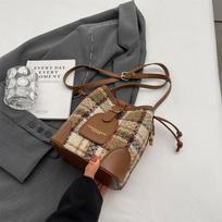 Premium Texture Versatile Messenger Bucket Shoulder Small Bag Women's Trendy Fashion Commuter Retro Messenger Bag