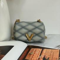 [Pre-Owned] Pico Go-14 Sliding Chain Twist Lock Leather Crossbody Bag - Very Good #1VWZAY ONE SIZE