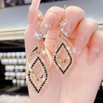 1Pair Fashionable and Charming, Double-layer Light Luxury High-end Sense Fashionable and Versatile Niche Design Cold Wind Ear Hook Long Style