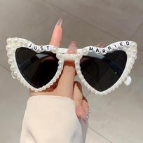1pc Bride to be Sunglasses White Pearl Heart Shape Glasses Bridal Shower Decor Bachelorette Party Supplies Bride wedding gift