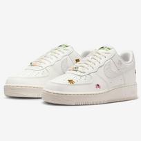 NIKE moteriški sportiniai batai Air Force 1 AF1 Limited Edition Žirgo Metai IQ1143-100 38.5 balta