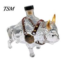 Unique Cow Head Wine Carafe Cattle Whiskey Decanter, 3D Sculpture, Glass Decorative Shaped Bottle Liquor Container, for Home Bar Decor And Anniversary