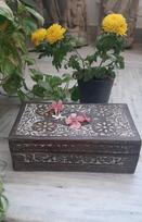 Handmade Camel Bone Inlay Wooden Box: Antique Indian Jewelry Box 16” X 8” X 24” (l x w x h) įvairiaspalvis