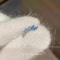 Ultra Shiny Blue Zirconium Arc Titanium Stud Earrings: Niche Japanese-Korean Style Ear Accessories