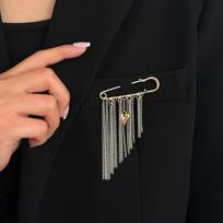 Ingemark Unique Metal Tassel Brooches for Women Trending Heart Pendant Brooch Shirt Suit Collar Pins Clip Jewelry Accessories