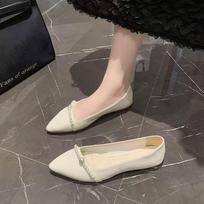 Autumn shallow mouth pointed head temperament female Doudou shoes fairy flat bottom shallow mouth single shoes pointed pearl Mary Jane single shoes 35