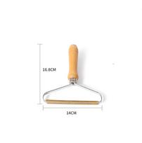 High-quality Mini Reusable Double-sided Pet Hair Remover Effective Portable Metal Wooden-handled Pet Lint Roller for Clothes (Beige,16.8*14cm) smėlis