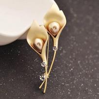 Brooch Premium Sense Niche Medieval Ginkgo Biloba Pearl Corsage Women'S High-End Suit Sweater Pin Accessories