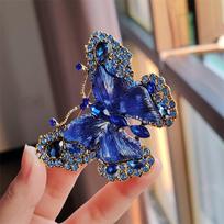 Heavy-duty Crystal Butterfly Brooch, Fashionable Animal And Insect Brooch For Women, Vintage High-end Versatile Coat Corsage. One Size mėlyna