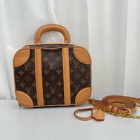 [Pre-Owned] Monogram Leather Valisette Shoulder Bag Small - Very Good #IXWS7E ONE SIZE
