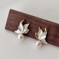 1Pair of Fairy Small Fresh Butterfly Imitation Pearl Stud Earrings, Unique Personality Gentle Temperament Earrings Female įvairiaspalvis