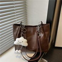 Trend large-capacity tote bag, summer new commuter shoulder armpit bag, high value and fashion no pendant smėlis