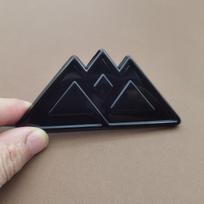 3D Metal Snow Mountain Logo Car Side Fender Rear Trunk Emblem Badge Sticker, Car Front Grill Badge, Car Decoration Accessories Badge Sticker juoda