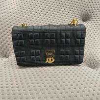 [Pre-Owned] Lola Bag TB Logo Quilted Metal Chain Color Block Lambskin Crossbody Shoulder Bag - Very Good #A6DUF2 ONE SIZE