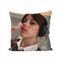 Filmo J-Jenna Ortega Pagalvės užvalkalas Automobiliui Sofai Dekoratyvinis Namams Dvipusis Spaudinys Pliušinis Kvadratinis Mesti Pagalvės Užvalkalas 50x50cm beige