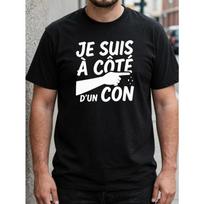 Men's Funny Playing Next to a Jerk French Text & Pointing Hand Graphic T-Shirt - 100% Cotton Regular Fit Casual Tee Suitable S juoda