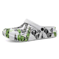 Fashion plus size 49 Mens Mules Clogs Summer Sandals Indoor Slip-On Non-Slip Breathable Light Beach Slippers Male Garden Shoes Men Zapat 39 balta