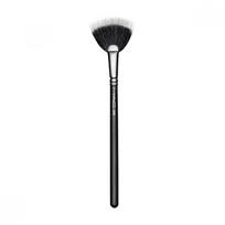 M.a.c Duo Fibre Fan Brush Single option