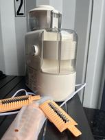 Elektrinė daržovių ir sūrio tarkuotė, 6 peiliai, 1,8 l, 4³