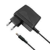 Qoltec Plug in the 24W 12V, 2A power supply with a 5.5x2.5 connector