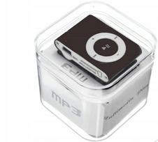 MP3 grotuvą su segtuku, ausinėmis ir 8GB SD kortele