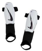 Nike Charge DX4610-100 blauzdų apsaugos