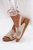 Natūralios odos basutės su platforma ir lipduku Step in style