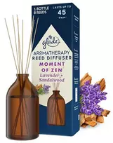 Glade Smilkalinės lazdelės su levandų ir santalų kvapu Aromaterapinė nendrinė „Zen akimirka“ 80 ml