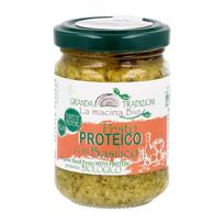 Baltyminis pesto padažas su bazilikais