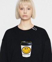 Graver [Unisex] Smile Big Cup Sweatshirt_4 Colors Black/M