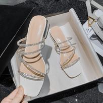 2024 New Women's Rhinestone Slippers Elegant Sandals Female 2024 Outdoor Beach Shoes Thick Heel Slippers Plus 35-43 Two Way Wears 35 smėlis