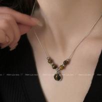 Vintage Brown Film Camera Necklace Autumn and Winter Premium Design Sense Leather Tiger's Eye Sweater Chain Versatile Necklace