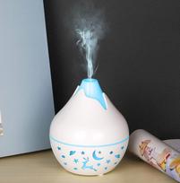 Mini Plastic Ultrasonic Humidifier Colorful Lights Silent USB 200ml Capacity Air Hydration Aromatherapy Spray for Household Use No Plug Required&5V