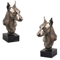 Miniatiūrinis pinčeris – šuns statula, biustas ant akmeninio pagrindo, skulptūra, trofėjus šunų parodai, prekės ženklo „Art-Dog“ ruda