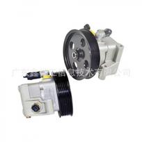 Vairo stiprintuvo siurblys Ford Focus (2005–2011 m) ir C-MAX (2003–2011 m) - Dalies numeris 4M51-3A696-AE
