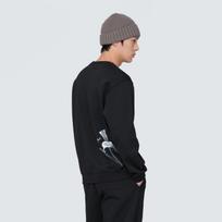 [Snowpeak] Collar Graphic Sweatshirt Black (S24FMFHT34) 95