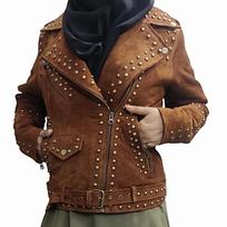 Moteriška ruda tikros ėriuko odos zomša, striukė su dygliuota, lengva vietinė, amerikietiško PUNK stiliaus, Cowgirl zomša, aukso spalvos dygliuota, odinė striukė, su diržu jai skirta dovana XXL ruda